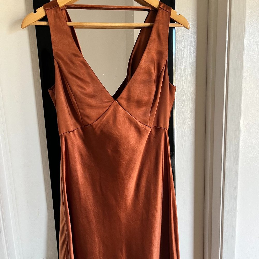 Lulu's burnt orange satin cowl back midi slip dress (small)